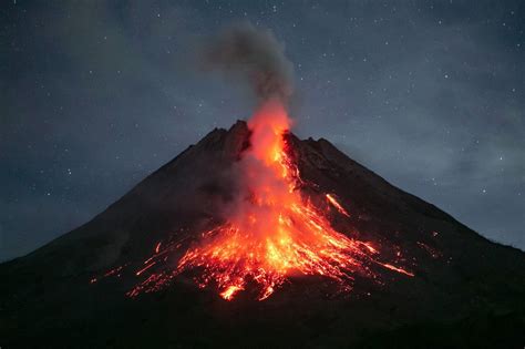 De Eruptie van Gunung Merapi: Een Vulkanische Katalyseur voor Politieke en Sociale Transformatie in 2e-eeuwse Indonesië