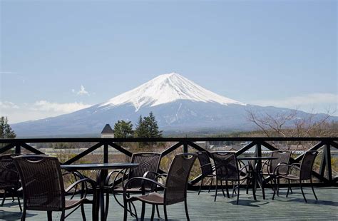 富士山ガーデンホテル: 雲の上の紅茶と時間の迷宮